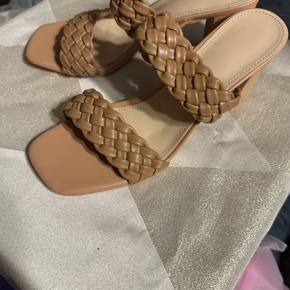 N.N.G Women Heel sandals Braided Leather Strappy sandals 2" Cream - Picture 6 of 6